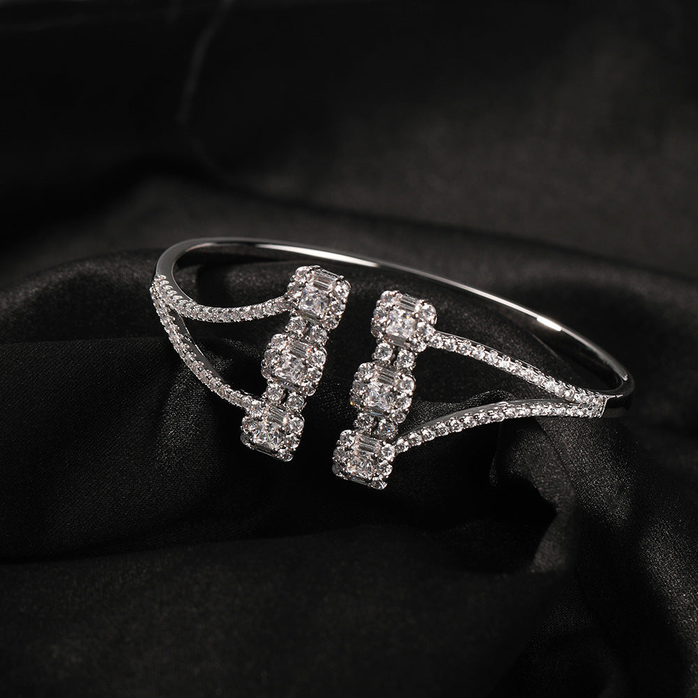 Women's Retro Hip-hop Zircon Bracelet